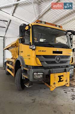 Пескоразбрасывающая машина Mercedes-Benz Axor 2012 в Тернополе