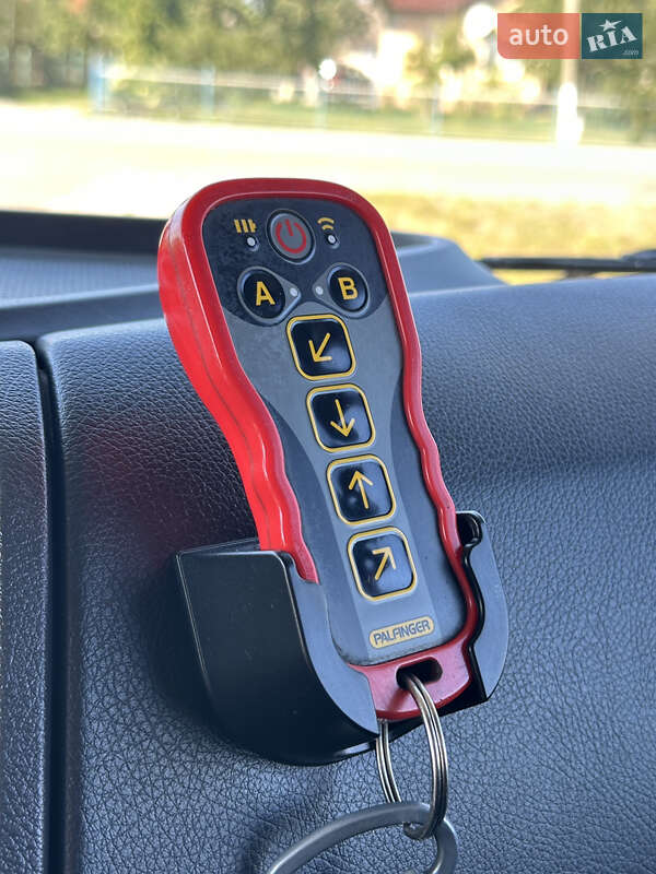 Вантажний фургон Mercedes-Benz Axor 2012 в Бучачі