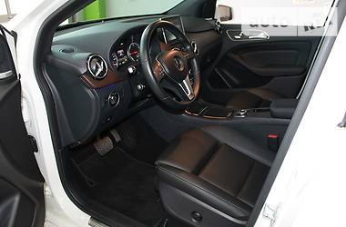 Хетчбек Mercedes-Benz B-Class 2016 в 