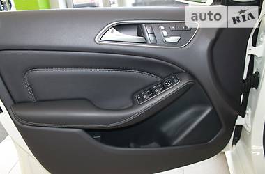 Хетчбек Mercedes-Benz B-Class 2016 в 