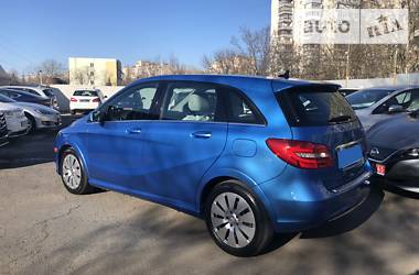 Хетчбек Mercedes-Benz B-Class 2014 в 