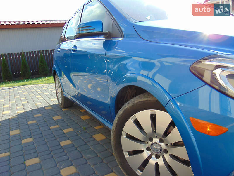Хэтчбек Mercedes-Benz B-Class 2014 в Новояворовске
