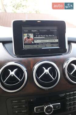 Минивэн Mercedes-Benz B-Class 2013 в 
