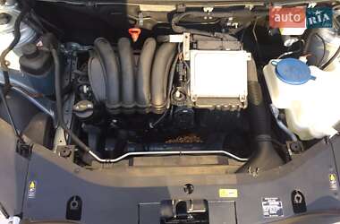 Хэтчбек Mercedes-Benz B-Class 2010 в 