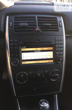 Хэтчбек Mercedes-Benz B-Class 2010 в 