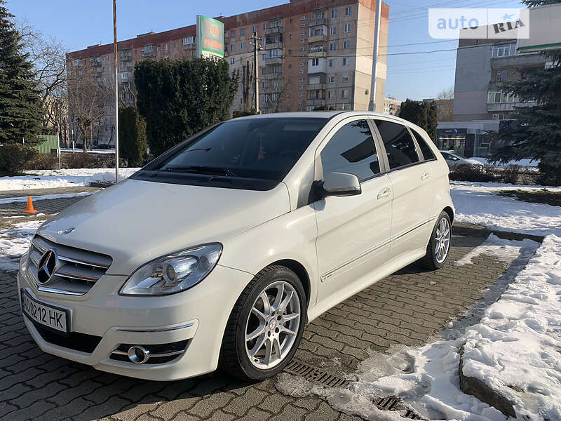 Хетчбек Mercedes-Benz B-Class 2010 в Ужгороді