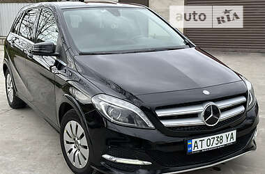 Хэтчбек Mercedes-Benz B-Class 2016 в 