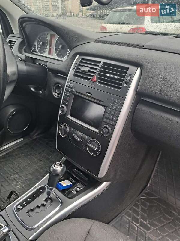 Хэтчбек Mercedes-Benz B-Class 2010 в Киеве фото 7 Хэтчбек Mercedes-Benz B-Class 2010 в Киеве
