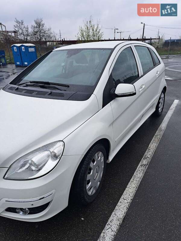 Хэтчбек Mercedes-Benz B-Class 2010 в Киеве фото 9 Хэтчбек Mercedes-Benz B-Class 2010 в Киеве