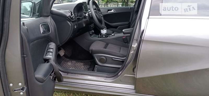 Хэтчбек Mercedes-Benz B-Class 2015 в Черкассах фото 34 Хэтчбек Mercedes-Benz B-Class 2015 в Черкассах