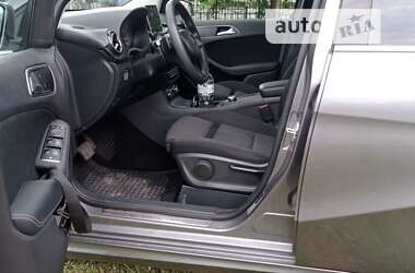 Хэтчбек Mercedes-Benz B-Class 2015 в 