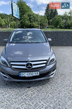 Хэтчбек Mercedes-Benz B-Class 2017 в 