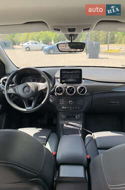 Хэтчбек Mercedes-Benz B-Class 2017 в 