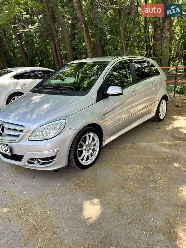 Mercedes-Benz B-Class 2010