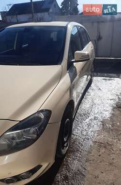 Хетчбек Mercedes-Benz B-Class 2014 в 