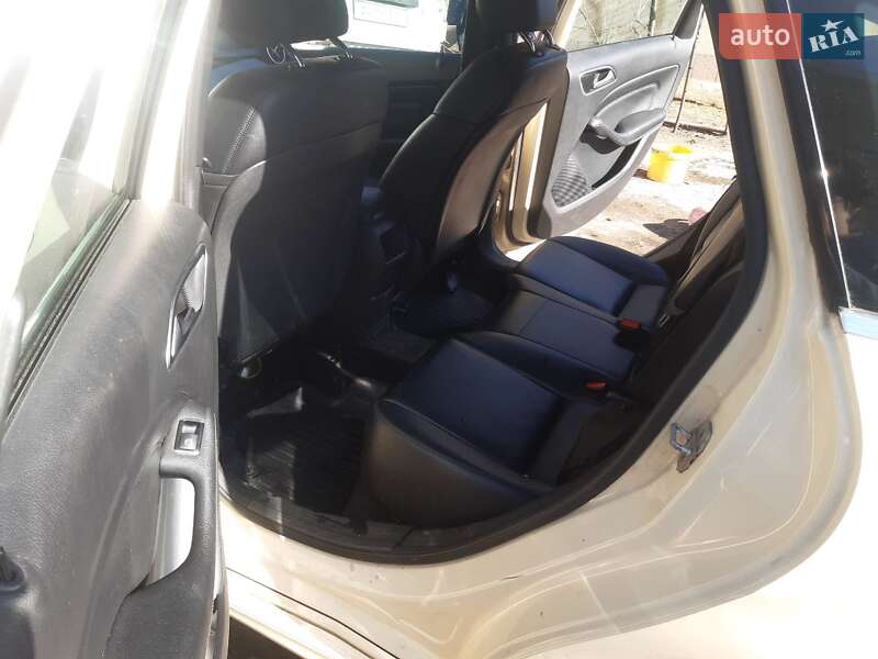 Хетчбек Mercedes-Benz B-Class 2014 в Дніпрі