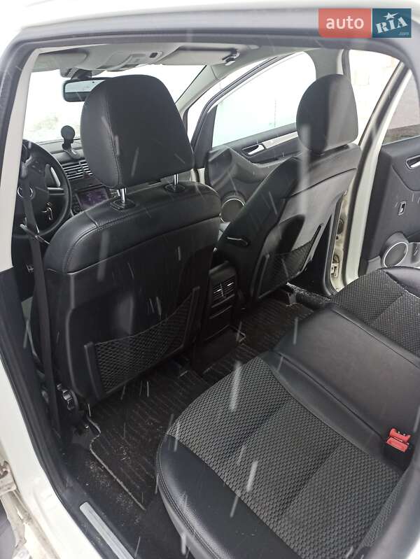 Хэтчбек Mercedes-Benz B-Class 2010 в Обухове