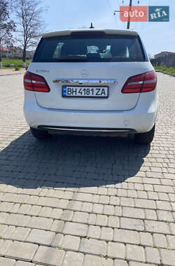 Хэтчбек Mercedes-Benz B-Class 2016 в 