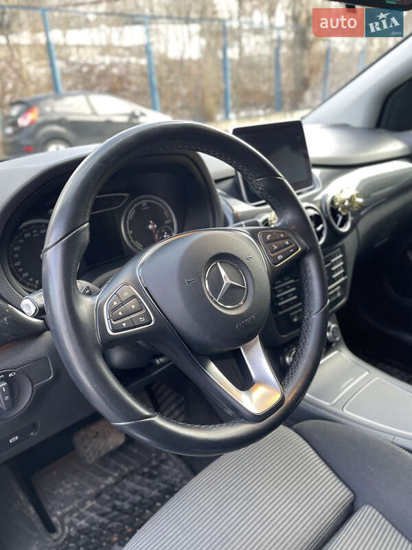 Хэтчбек Mercedes-Benz B-Class 2016 в Южноукраинске