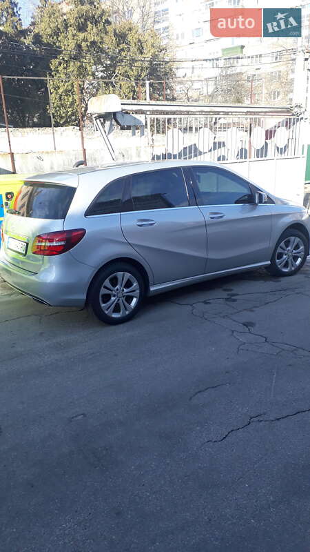 Хэтчбек Mercedes-Benz B-Class 2015 в Киеве фото 17 Хэтчбек Mercedes-Benz B-Class 2015 в Киеве