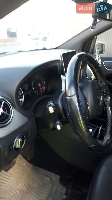 Хэтчбек Mercedes-Benz B-Class 2015 в Киеве фото 18 Хэтчбек Mercedes-Benz B-Class 2015 в Киеве
