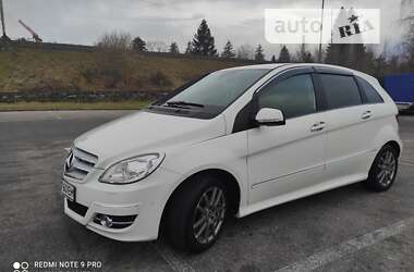 Хетчбек Mercedes-Benz B-Class 2011 в 