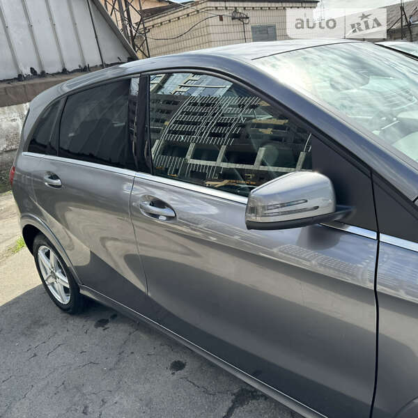 Хэтчбек Mercedes-Benz B-Class 2016 в Киеве фото 3 Хэтчбек Mercedes-Benz B-Class 2016 в Киеве