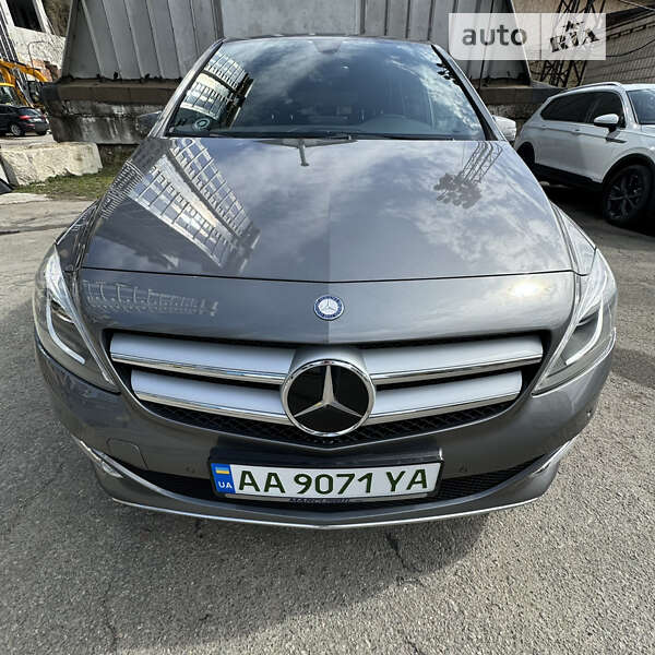 Хэтчбек Mercedes-Benz B-Class 2016 в Киеве фото 11 Хэтчбек Mercedes-Benz B-Class 2016 в Киеве