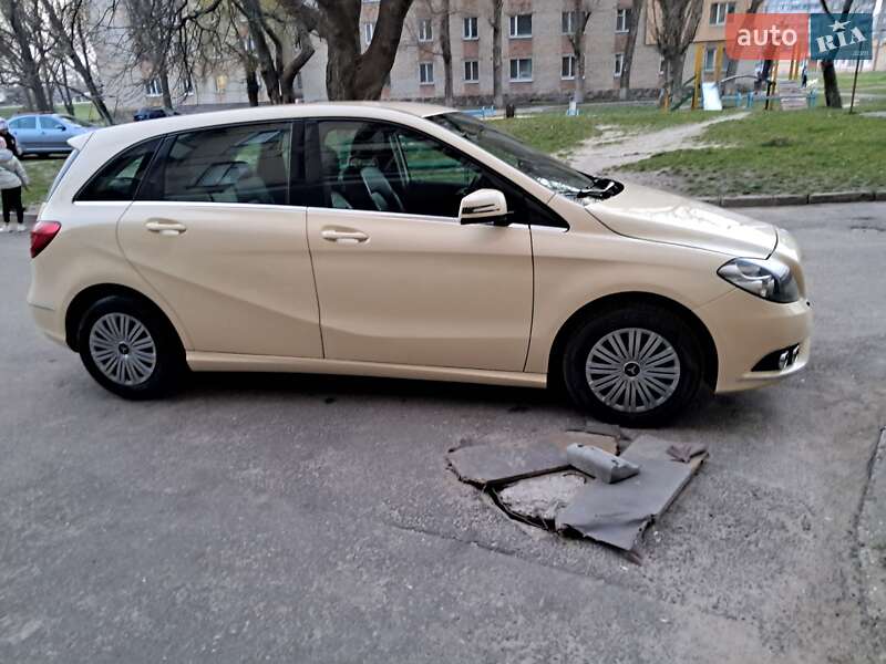 Хэтчбек Mercedes-Benz B-Class 2012 в Александрие
