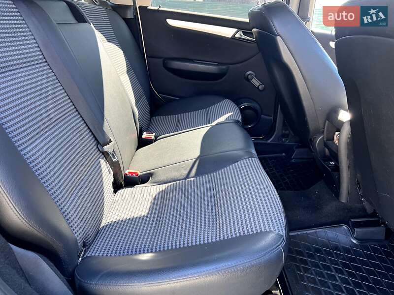 Хэтчбек Mercedes-Benz B-Class 2006 в Киеве