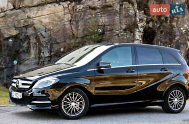 Хэтчбек Mercedes-Benz B-Class 2016 в 