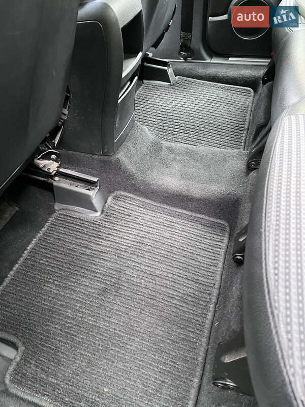 Хэтчбек Mercedes-Benz B-Class 2005 в Киеве фото 34 Хэтчбек Mercedes-Benz B-Class 2005 в Киеве