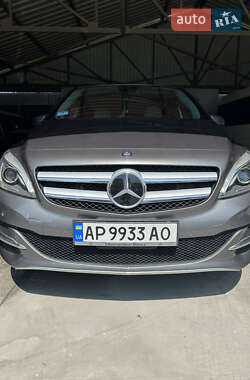 Хэтчбек Mercedes-Benz B-Class 2015 в 