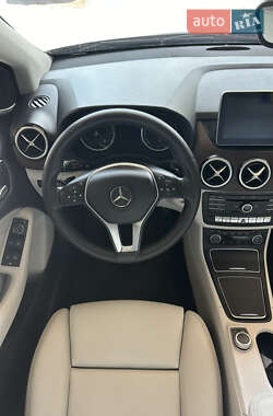 Хэтчбек Mercedes-Benz B-Class 2015 в 