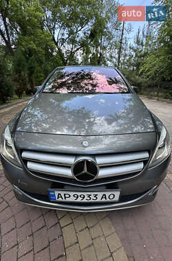 Хэтчбек Mercedes-Benz B-Class 2015 в 