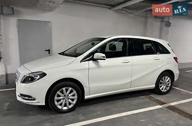 Хэтчбек Mercedes-Benz B-Class 2013 в 