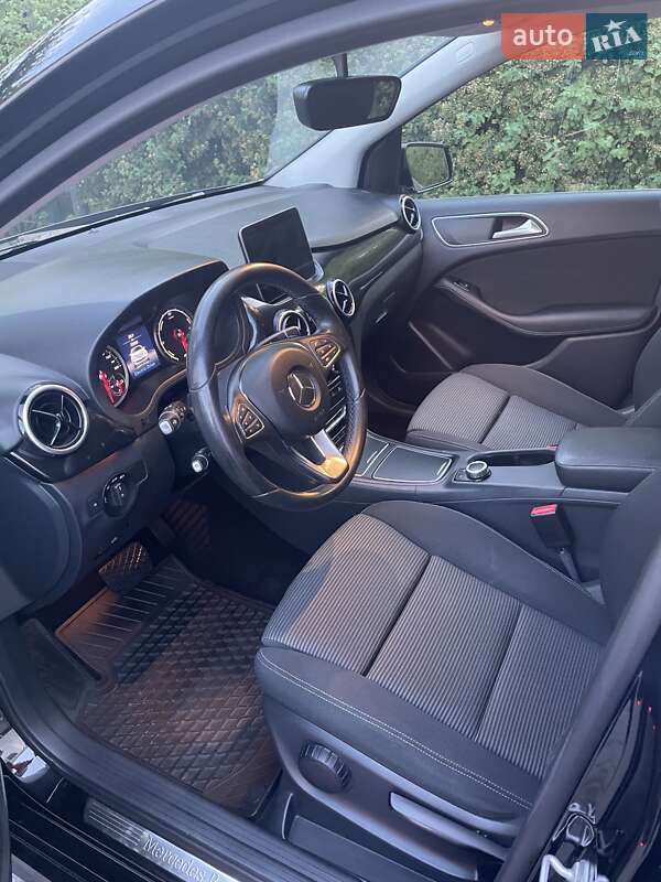 Хэтчбек Mercedes-Benz B-Class 2017 в Вараше