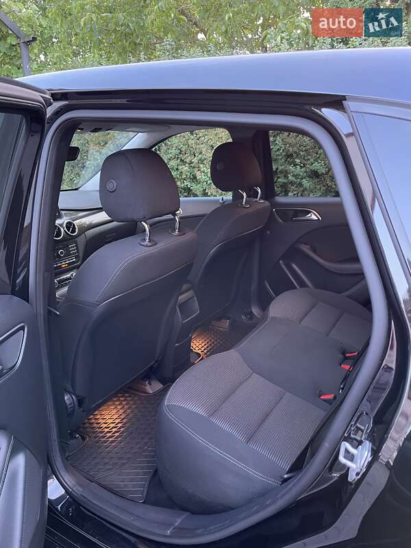 Хэтчбек Mercedes-Benz B-Class 2017 в Вараше
