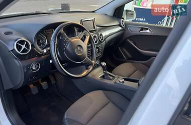 Хэтчбек Mercedes-Benz B-Class 2013 в 