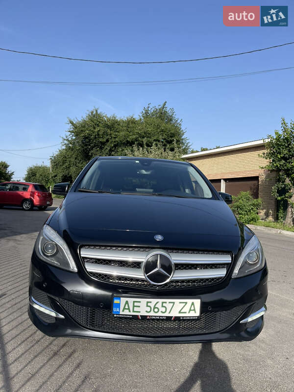 Хэтчбек Mercedes-Benz B-Class 2016 в Киеве фото 2 Хэтчбек Mercedes-Benz B-Class 2016 в Киеве