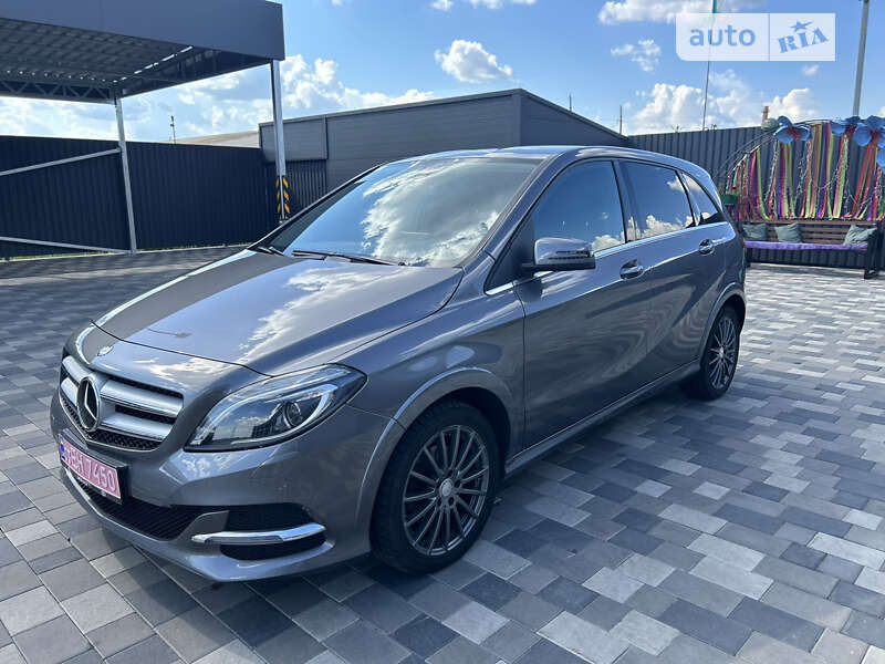 Хэтчбек Mercedes-Benz B-Class 2016 в 