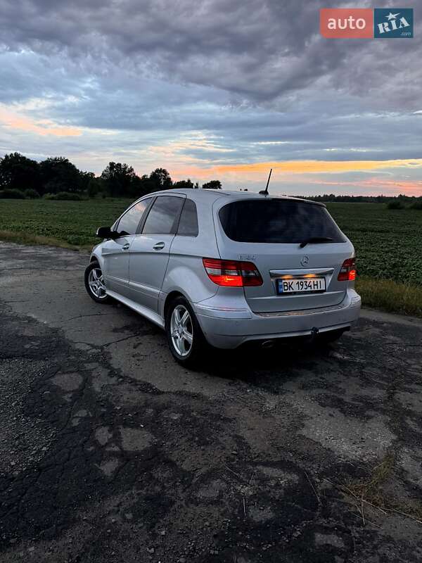 Хэтчбек Mercedes-Benz B-Class 2011 в Владимирце