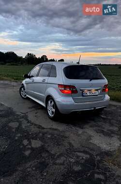 Хетчбек Mercedes-Benz B-Class 2011 в Володимирці