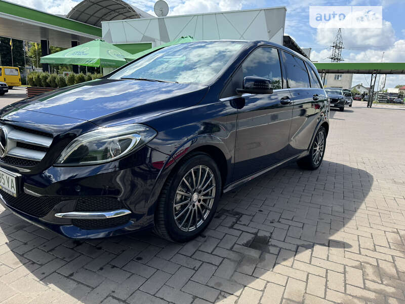Хэтчбек Mercedes-Benz B-Class 2017 в 