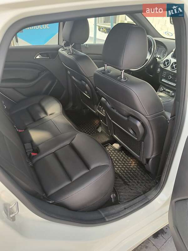 Хетчбек Mercedes-Benz B-Class 2016 в Рівному