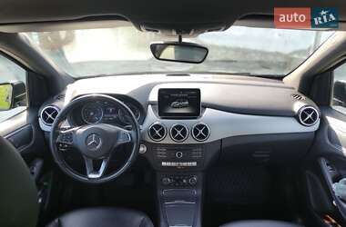 Хэтчбек Mercedes-Benz B-Class 2015 в 