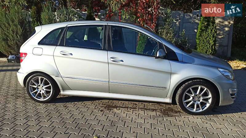 Хэтчбек Mercedes-Benz B-Class 2010 в Кицмани