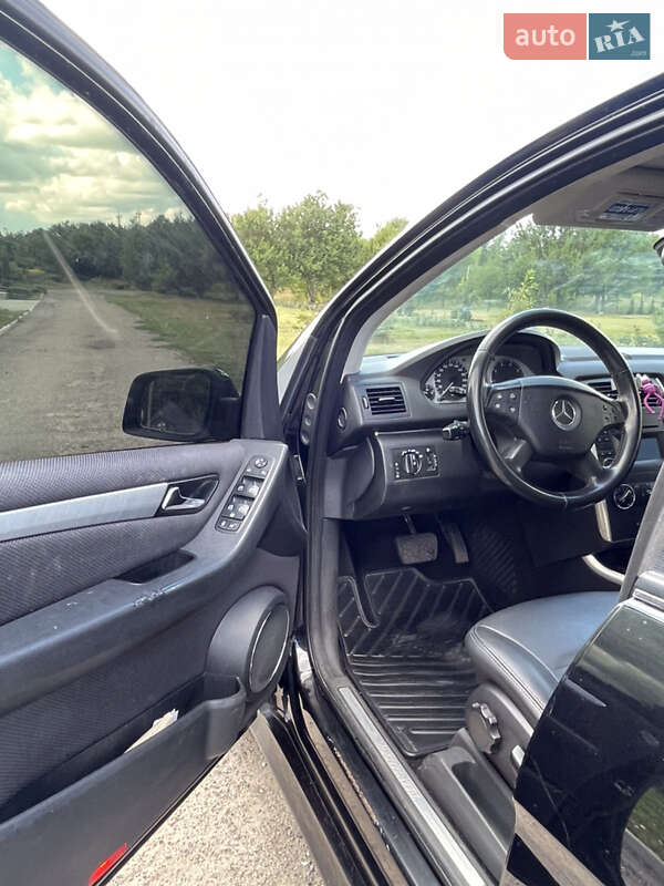 Хэтчбек Mercedes-Benz B-Class 2011 в 