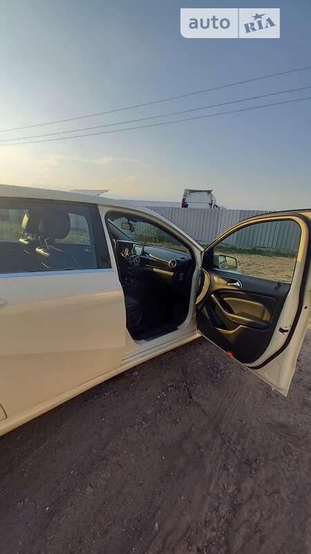 Хэтчбек Mercedes-Benz B-Class 2014 в Львове