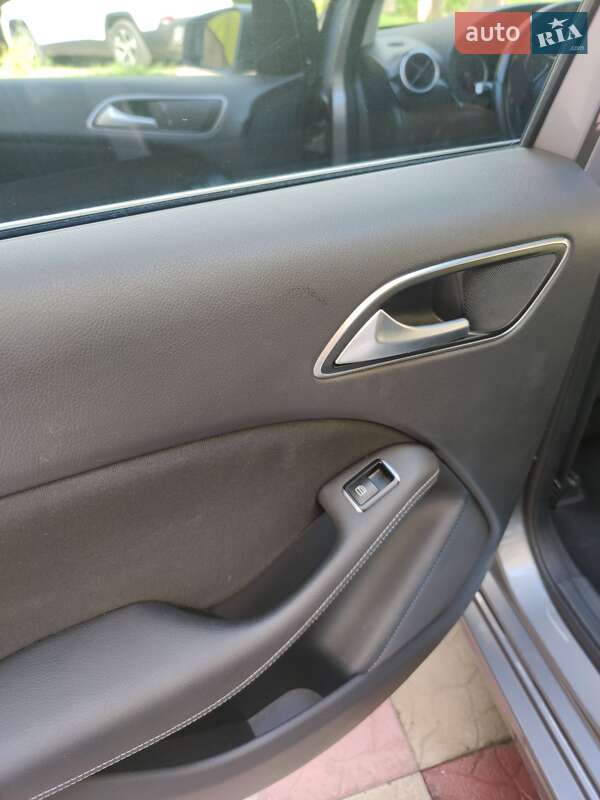 Хетчбек Mercedes-Benz B-Class 2015 в Луцьку фото 14 Хетчбек Mercedes-Benz B-Class 2015 в Луцьку